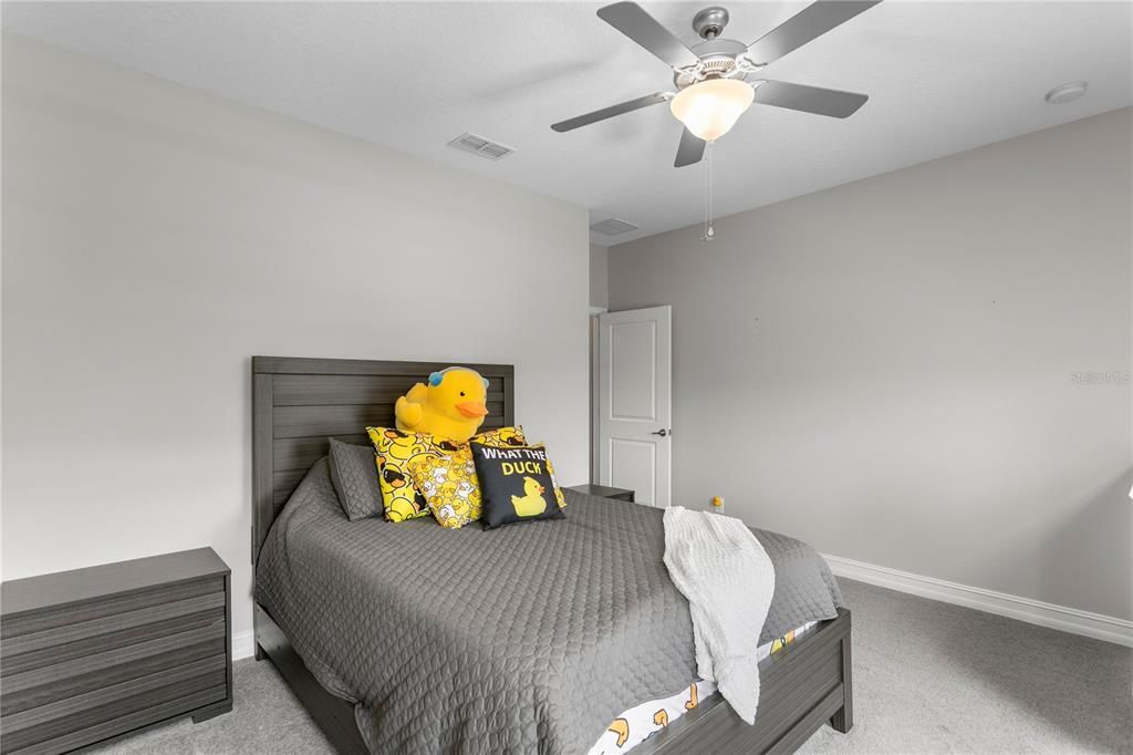 For Sale: $899,000 (5 beds, 4 baths, 4750 Square Feet)