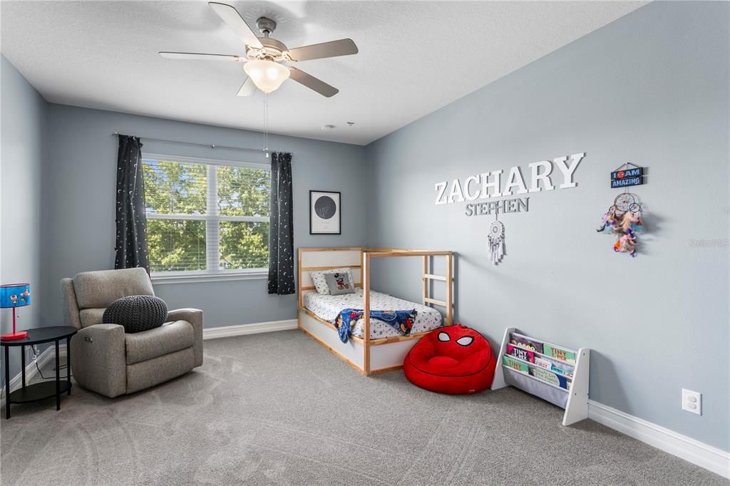 For Sale: $899,000 (5 beds, 4 baths, 4750 Square Feet)