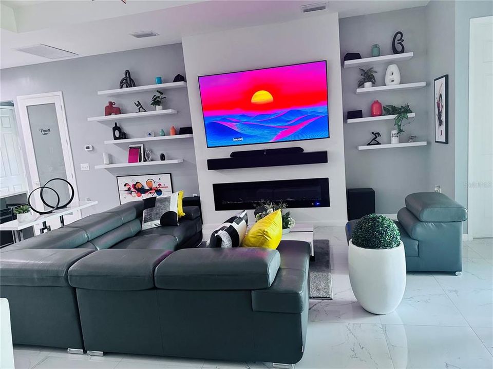En Venta: $398,000 (2 camas, 2 baños, 1961 Pies cuadrados)