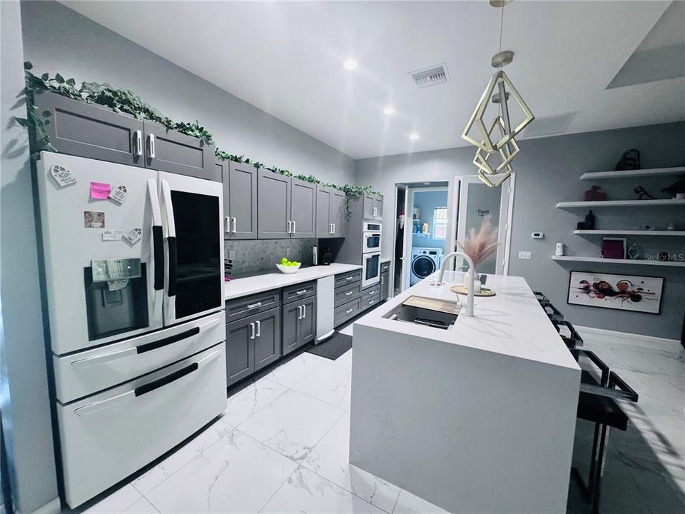 En Venta: $398,000 (2 camas, 2 baños, 1961 Pies cuadrados)