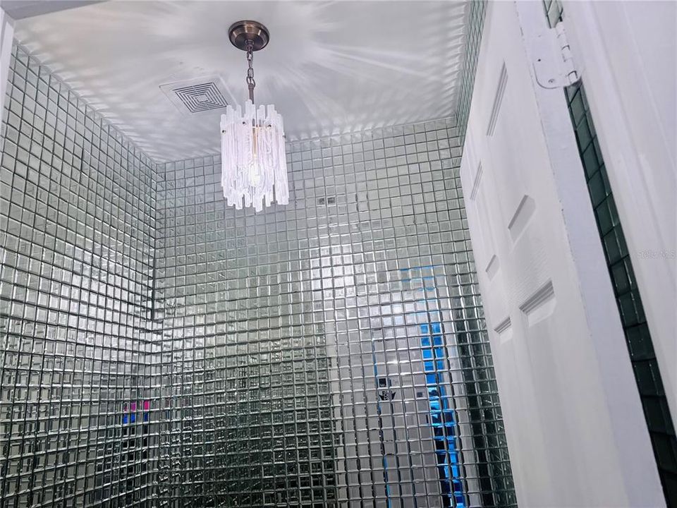 En Venta: $398,000 (2 camas, 2 baños, 1961 Pies cuadrados)