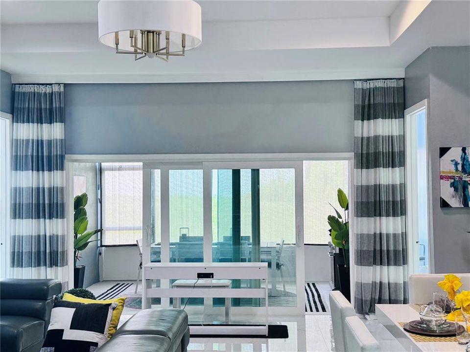 En Venta: $398,000 (2 camas, 2 baños, 1961 Pies cuadrados)