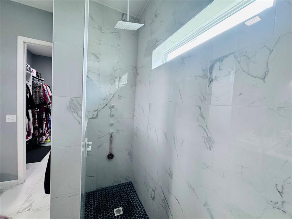 En Venta: $398,000 (2 camas, 2 baños, 1961 Pies cuadrados)