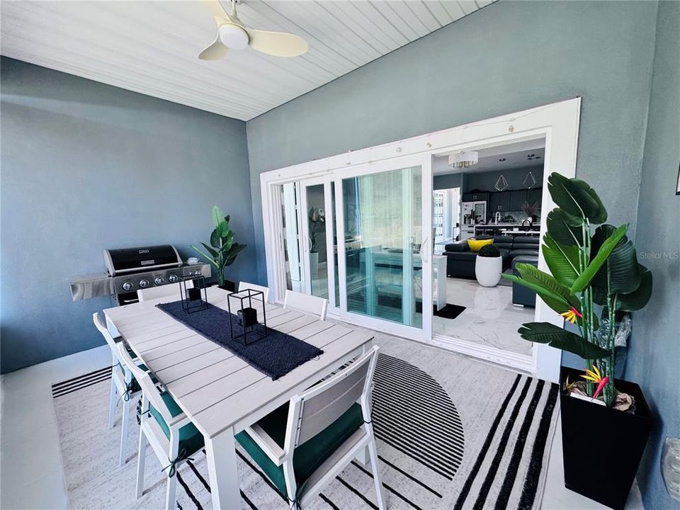 En Venta: $398,000 (2 camas, 2 baños, 1961 Pies cuadrados)