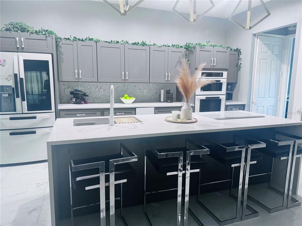 En Venta: $398,000 (2 camas, 2 baños, 1961 Pies cuadrados)