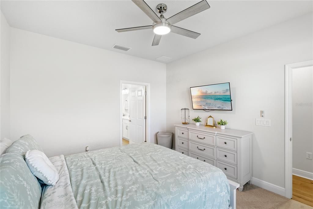 For Sale: $425,000 (3 beds, 2 baths, 1953 Square Feet)