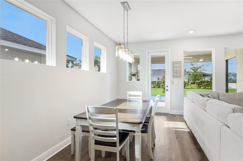 For Sale: $425,000 (3 beds, 2 baths, 1953 Square Feet)