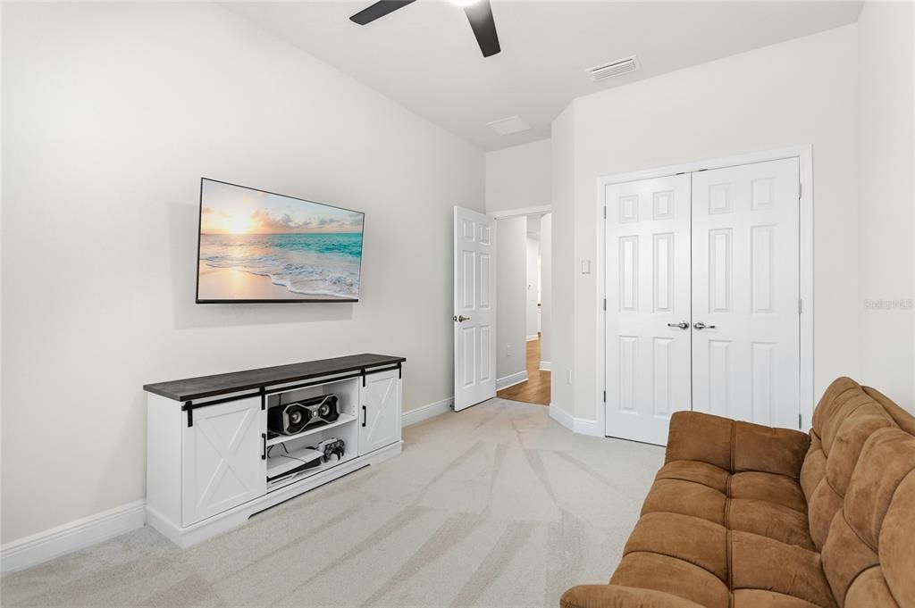 For Sale: $425,000 (3 beds, 2 baths, 1953 Square Feet)
