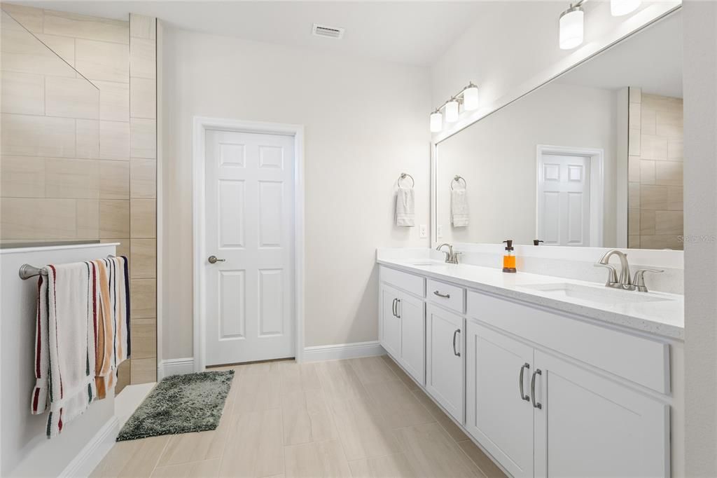 For Sale: $425,000 (3 beds, 2 baths, 1953 Square Feet)