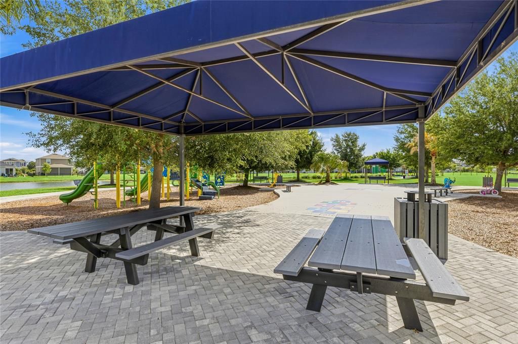 For Sale: $425,000 (3 beds, 2 baths, 1953 Square Feet)