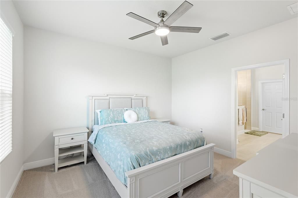 For Sale: $425,000 (3 beds, 2 baths, 1953 Square Feet)