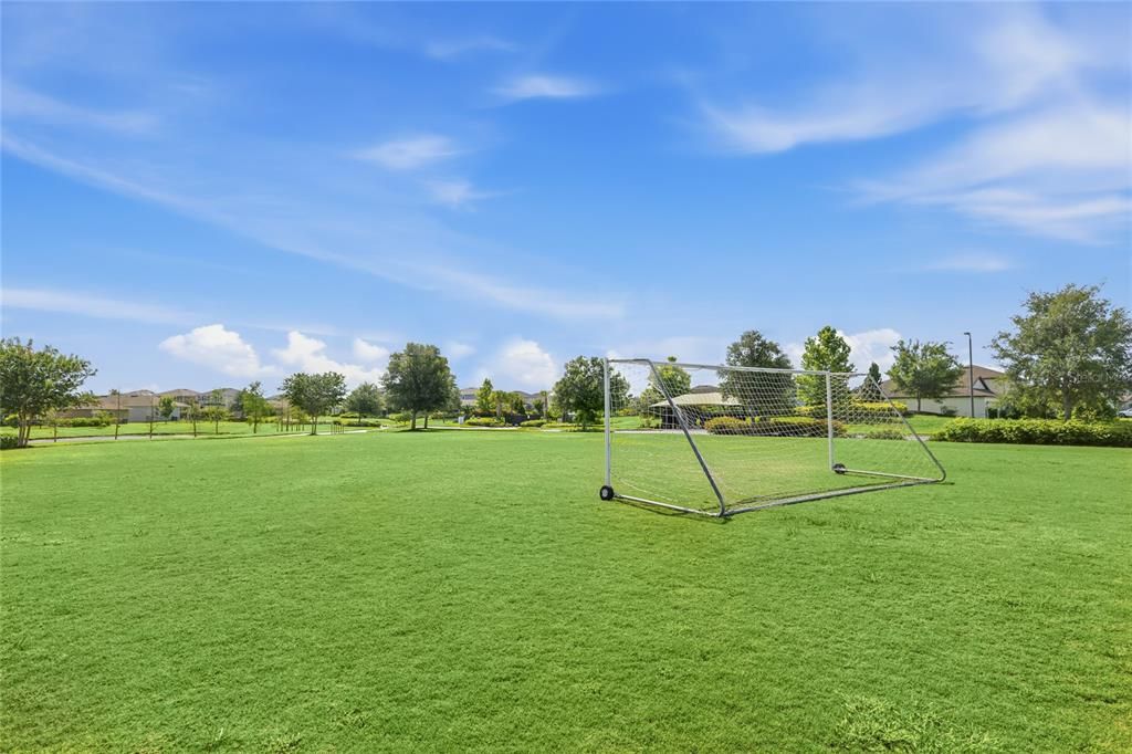 For Sale: $425,000 (3 beds, 2 baths, 1953 Square Feet)