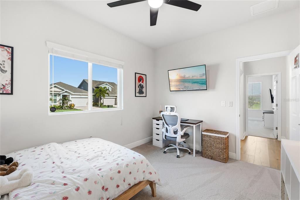 For Sale: $425,000 (3 beds, 2 baths, 1953 Square Feet)