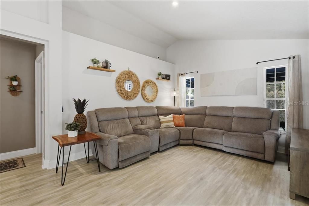 For Sale: $434,000 (3 beds, 2 baths, 1740 Square Feet)