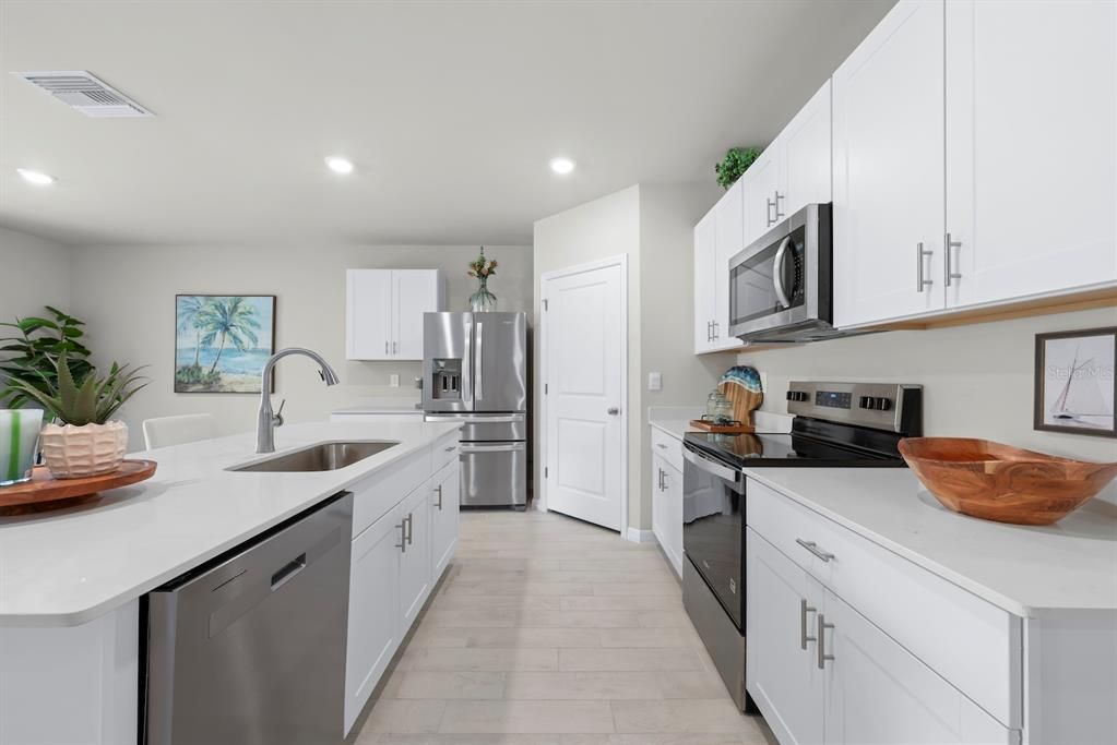 En Venta: $349,000 (4 camas, 2 baños, 1846 Pies cuadrados)