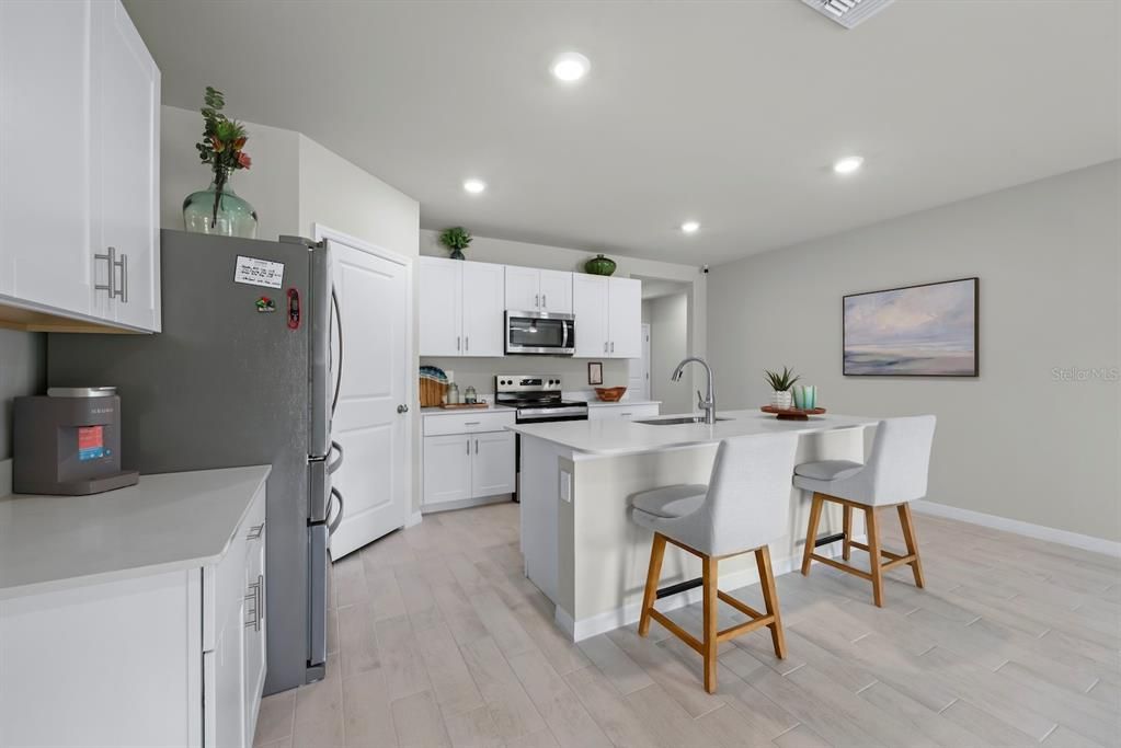 En Venta: $349,000 (4 camas, 2 baños, 1846 Pies cuadrados)