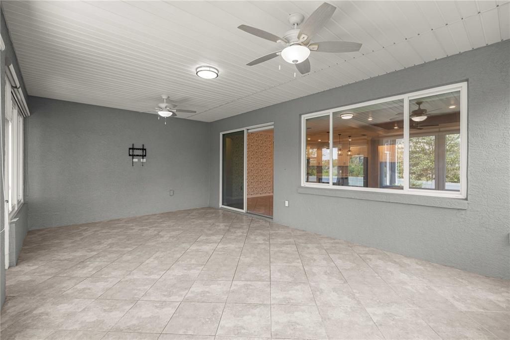 For Sale: $408,630 (2 beds, 2 baths, 2369 Square Feet)