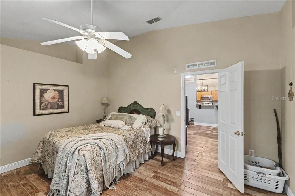 For Sale: $435,000 (3 beds, 2 baths, 1876 Square Feet)