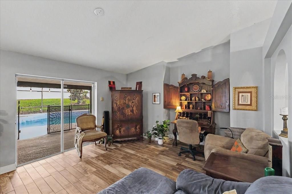 For Sale: $435,000 (3 beds, 2 baths, 1876 Square Feet)