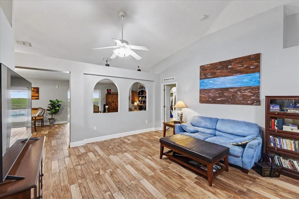 For Sale: $435,000 (3 beds, 2 baths, 1876 Square Feet)