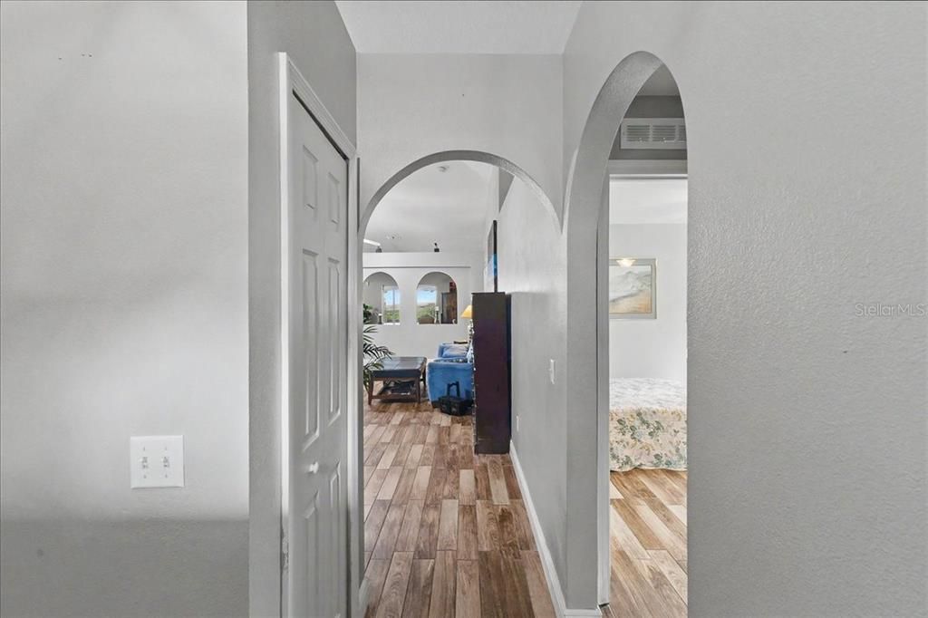 For Sale: $435,000 (3 beds, 2 baths, 1876 Square Feet)