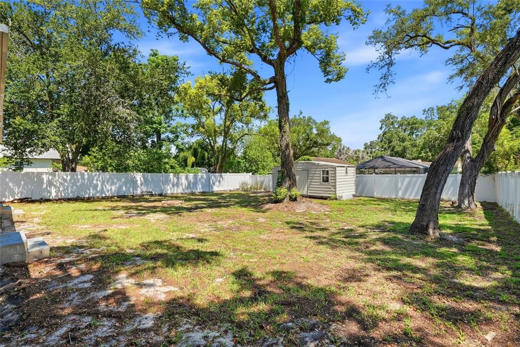 For Sale: $350,000 (3 beds, 2 baths, 1086 Square Feet)