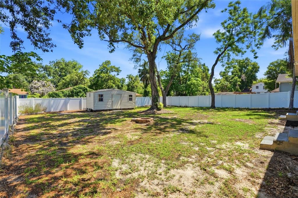 For Sale: $350,000 (3 beds, 2 baths, 1086 Square Feet)