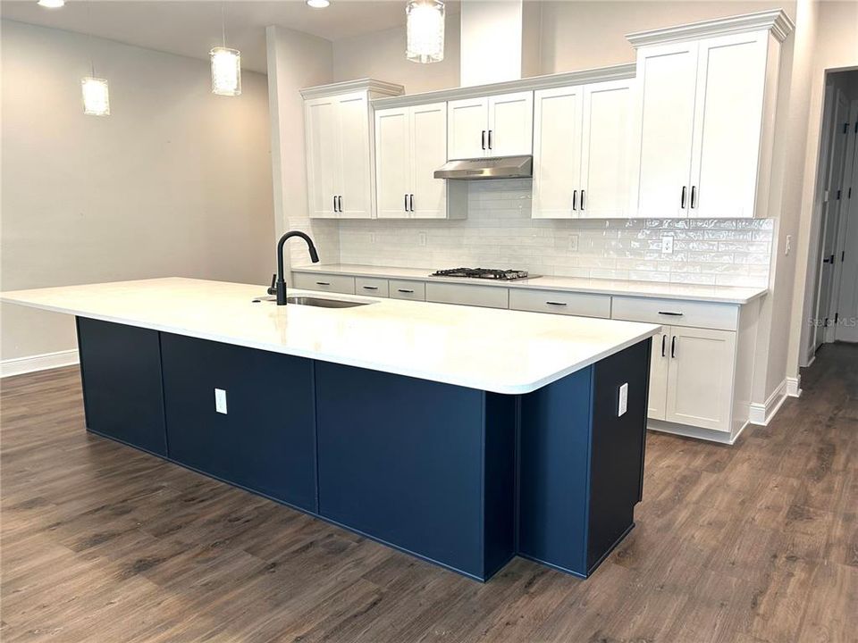 En Venta: $450,000 (3 camas, 2 baños, 2066 Pies cuadrados)