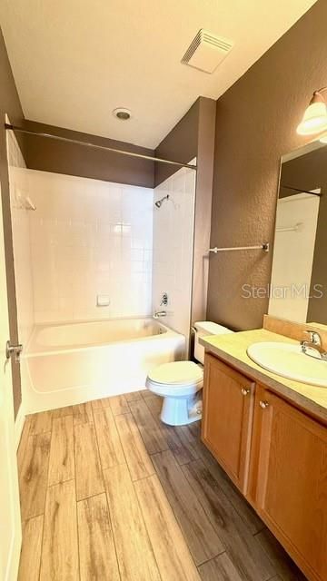 В аренду: $2,400 (3 спален, 2 ванн, 1457 Квадратных фут)