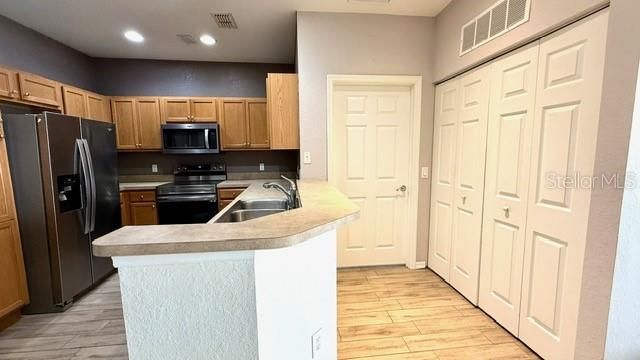 В аренду: $2,400 (3 спален, 2 ванн, 1457 Квадратных фут)
