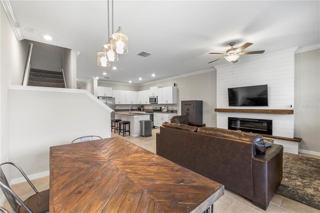 For Sale: $275,000 (3 beds, 2 baths, 1760 Square Feet)