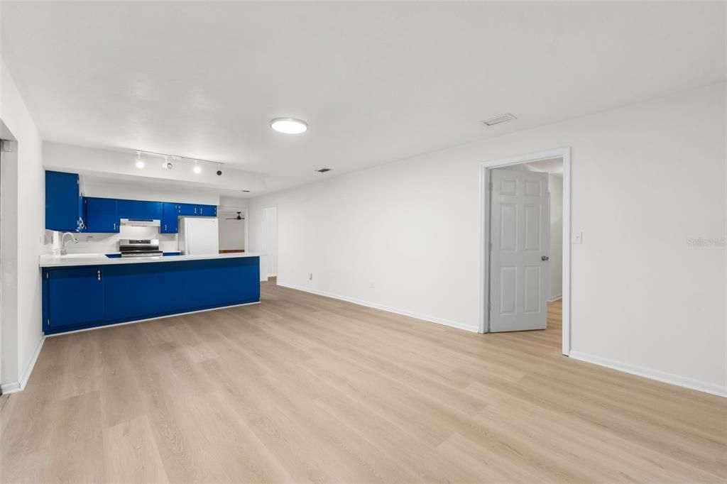 For Sale: $379,000 (4 beds, 2 baths, 2300 Square Feet)