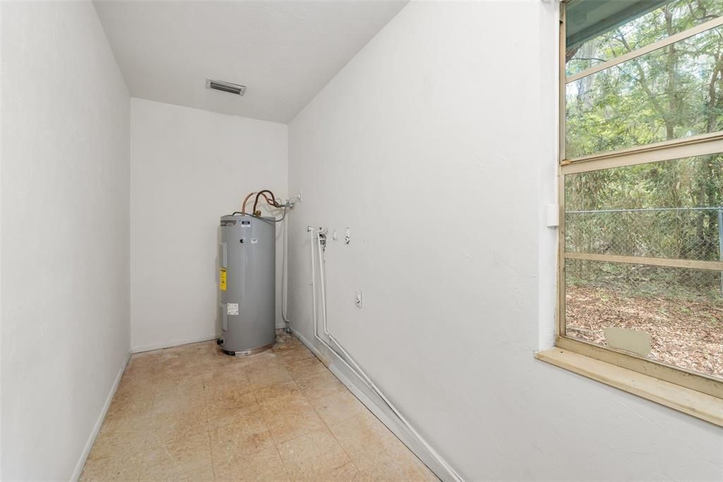 For Sale: $379,000 (4 beds, 2 baths, 2300 Square Feet)
