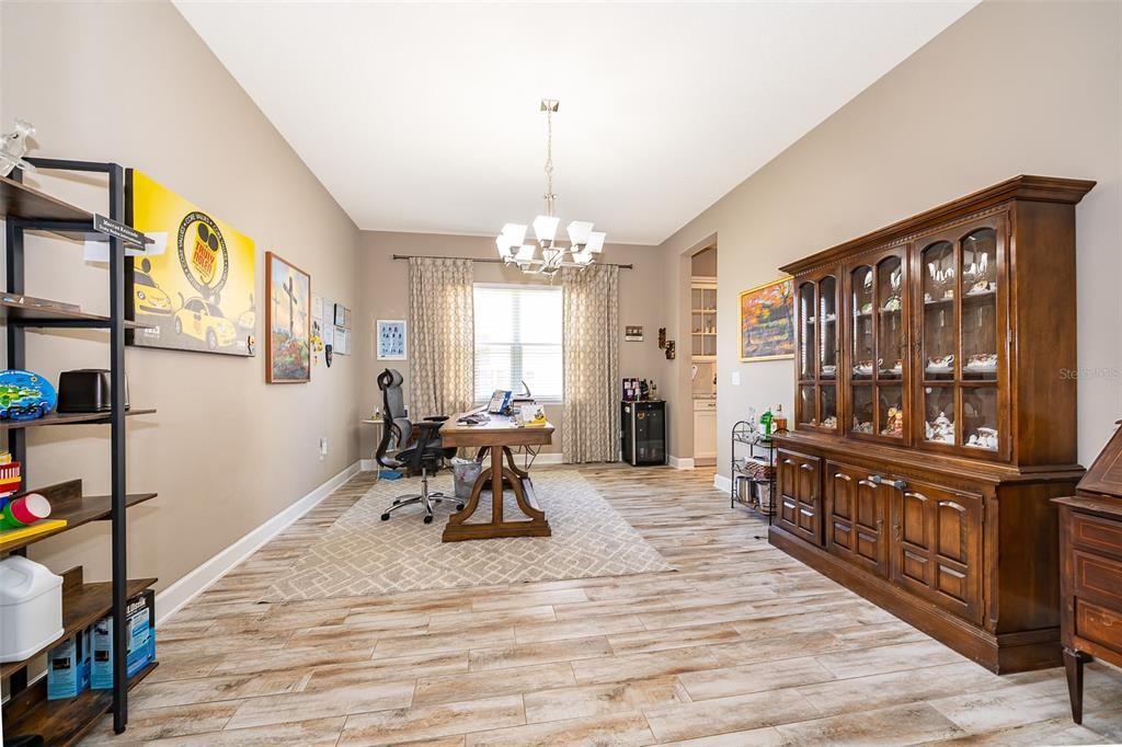For Sale: $815,000 (4 beds, 3 baths, 3681 Square Feet)