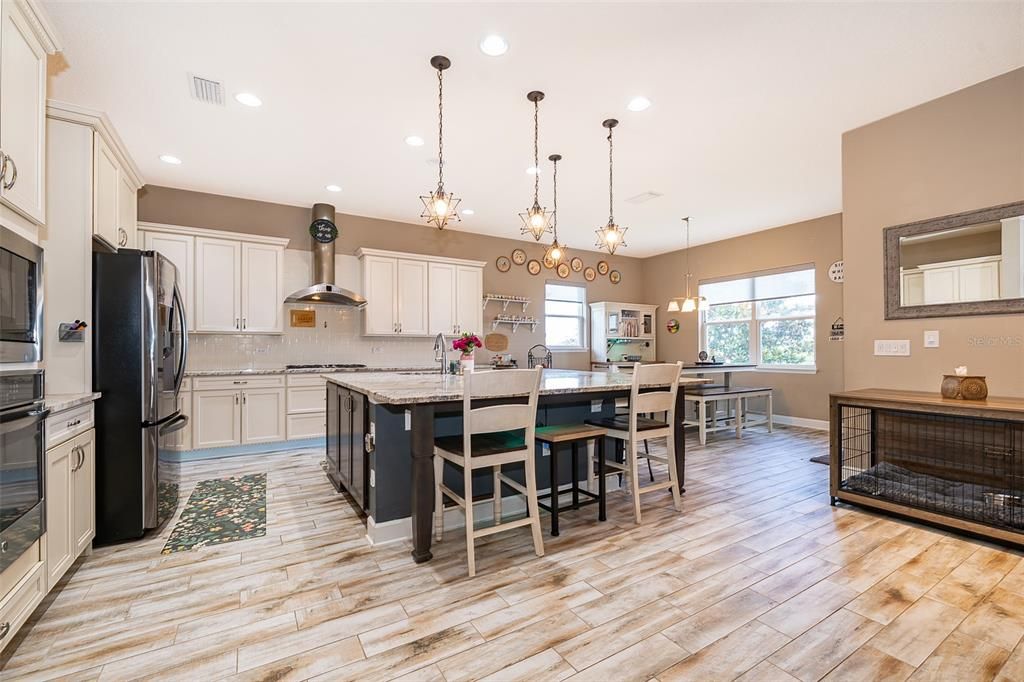 For Sale: $815,000 (4 beds, 3 baths, 3681 Square Feet)