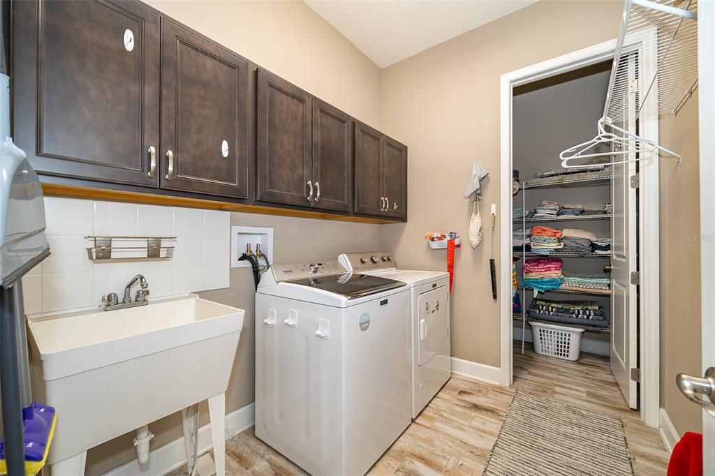 For Sale: $815,000 (4 beds, 3 baths, 3681 Square Feet)