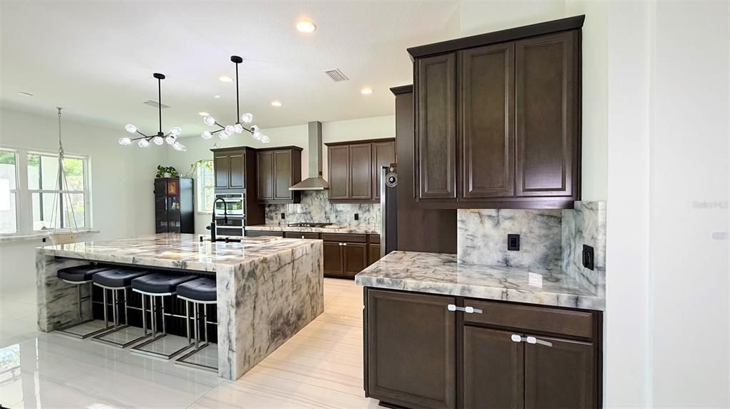 For Sale: $1,059,000 (3 beds, 2 baths, 2794 Square Feet)