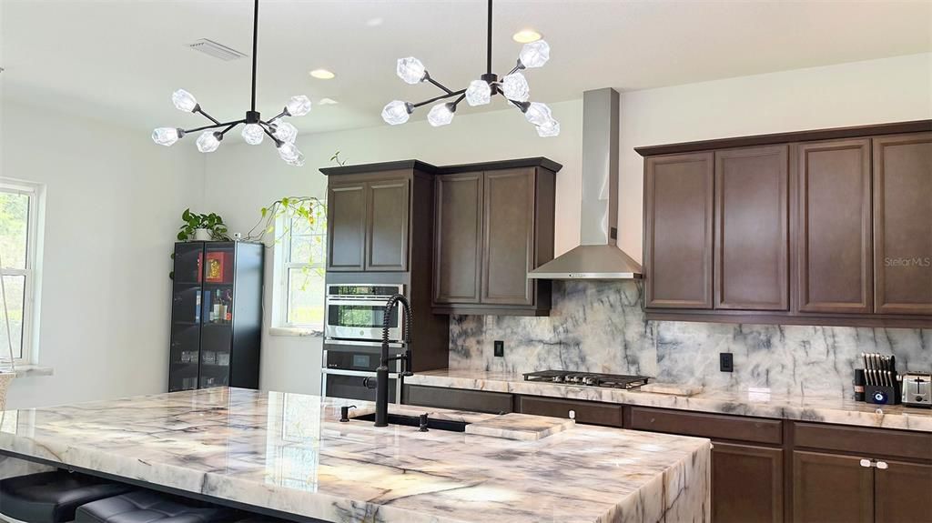 For Sale: $1,059,000 (3 beds, 2 baths, 2794 Square Feet)