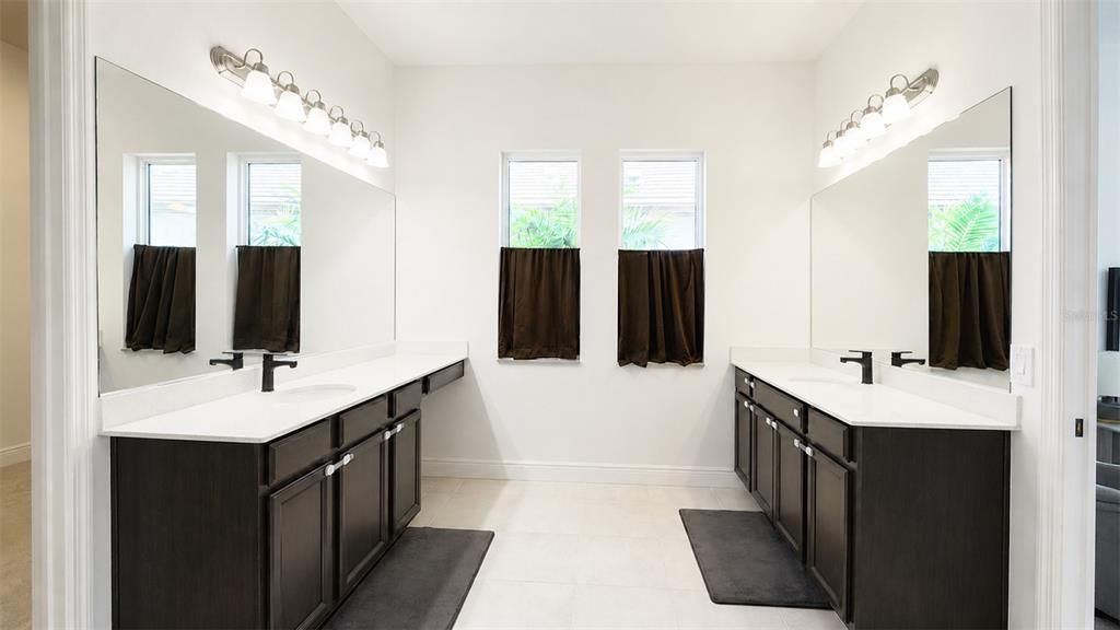 For Sale: $1,059,000 (3 beds, 2 baths, 2794 Square Feet)