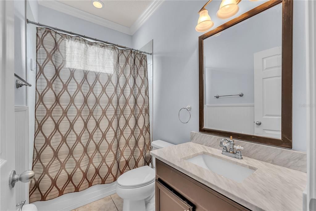 Activo con contrato: $489,900 (4 camas, 3 baños, 2340 Pies cuadrados)