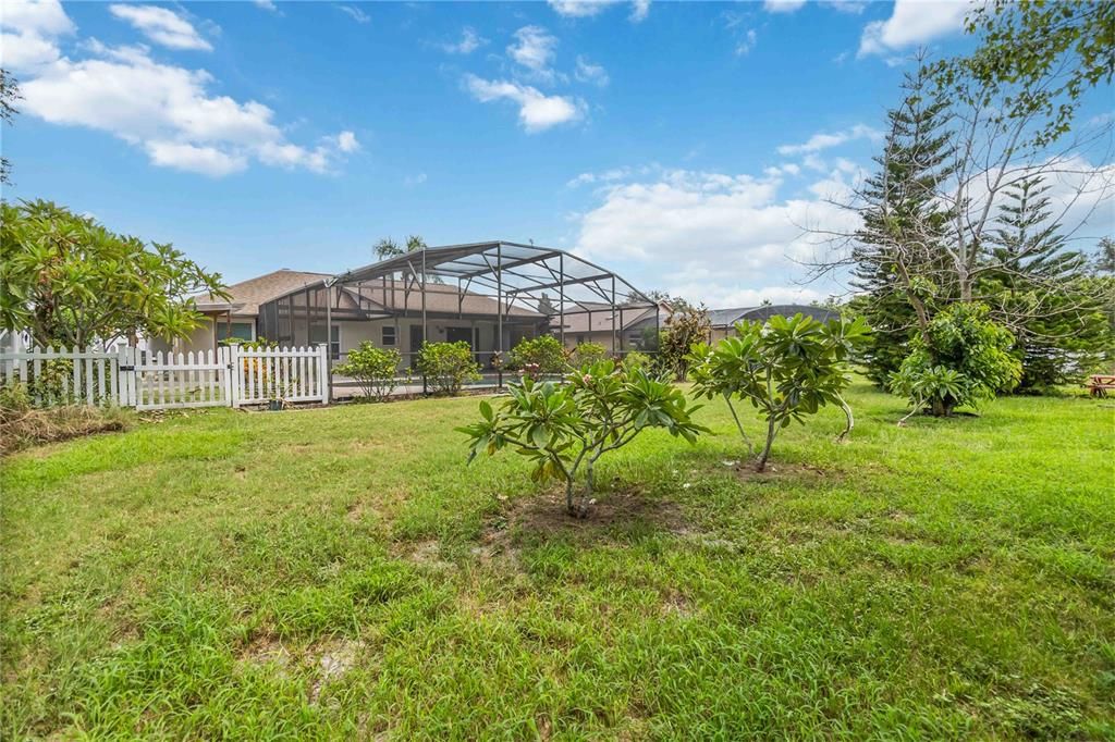 Activo con contrato: $455,000 (3 camas, 2 baños, 1604 Pies cuadrados)