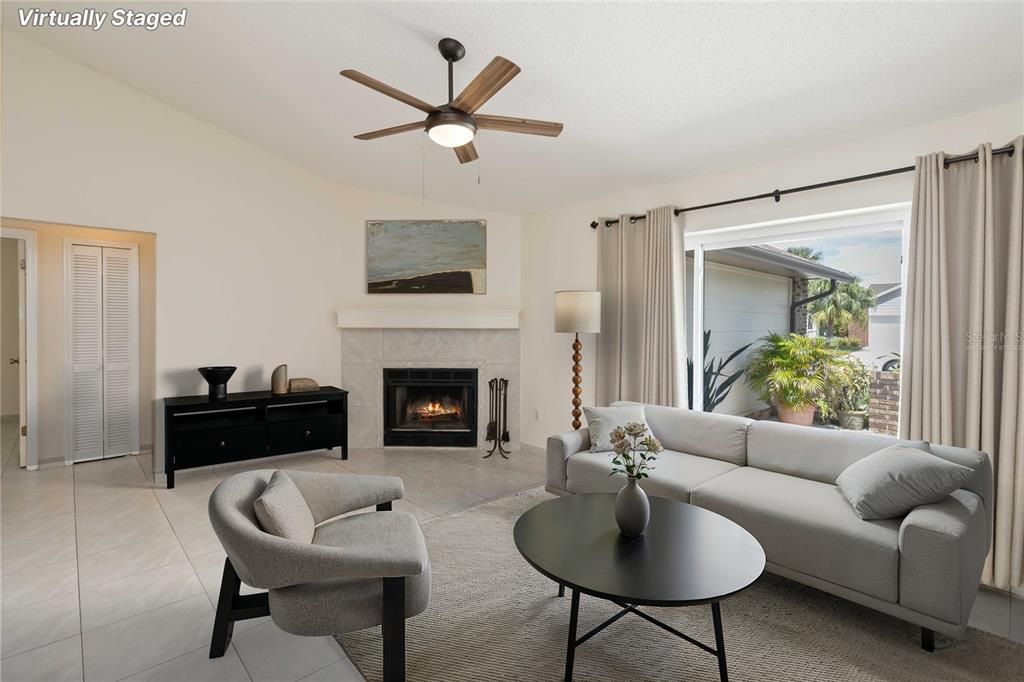 Activo con contrato: $455,000 (3 camas, 2 baños, 1604 Pies cuadrados)
