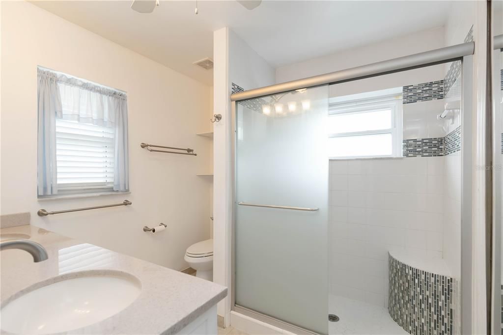 Activo con contrato: $455,000 (3 camas, 2 baños, 1604 Pies cuadrados)