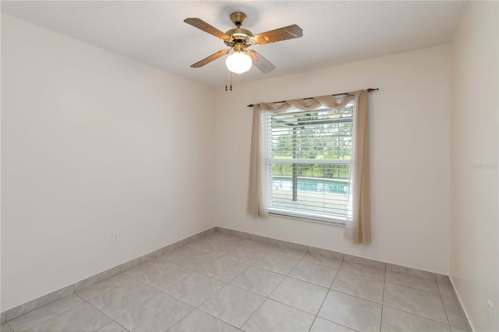 Activo con contrato: $455,000 (3 camas, 2 baños, 1604 Pies cuadrados)