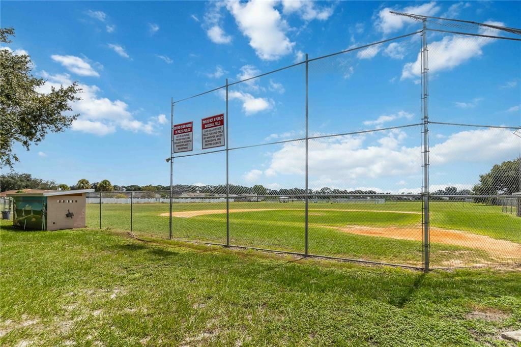 Activo con contrato: $455,000 (3 camas, 2 baños, 1604 Pies cuadrados)
