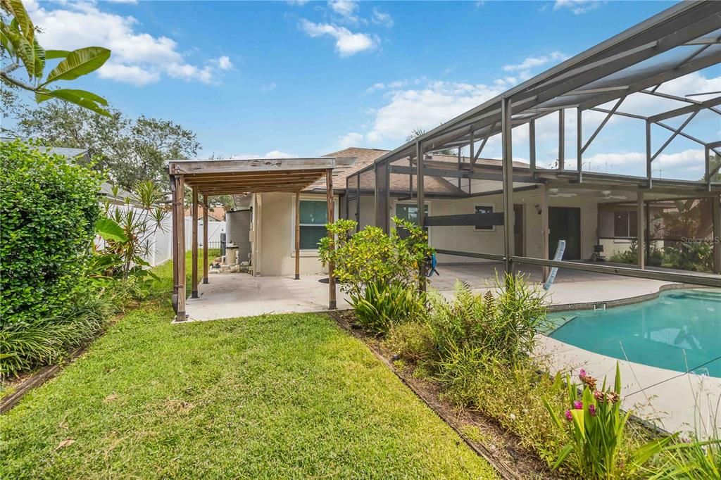 Activo con contrato: $455,000 (3 camas, 2 baños, 1604 Pies cuadrados)
