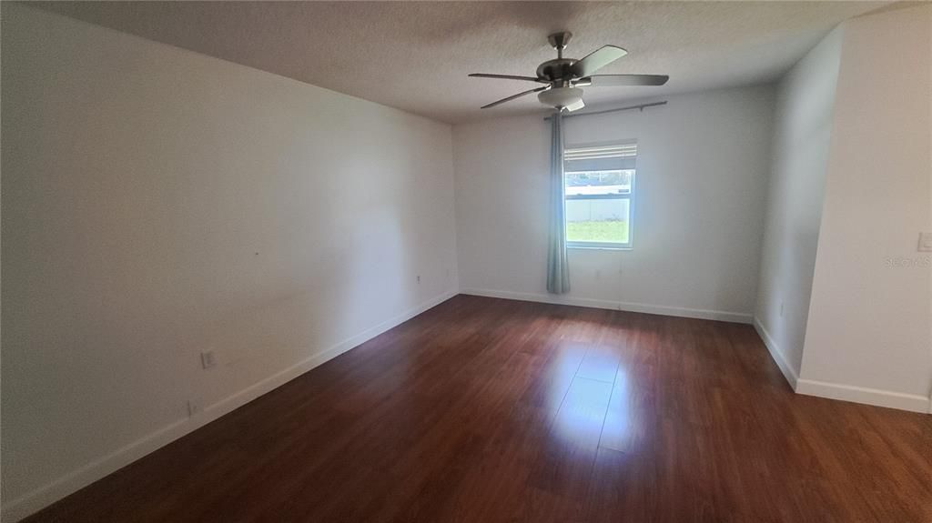 For Rent: $2,300 (3 beds, 2 baths, 1546 Square Feet)