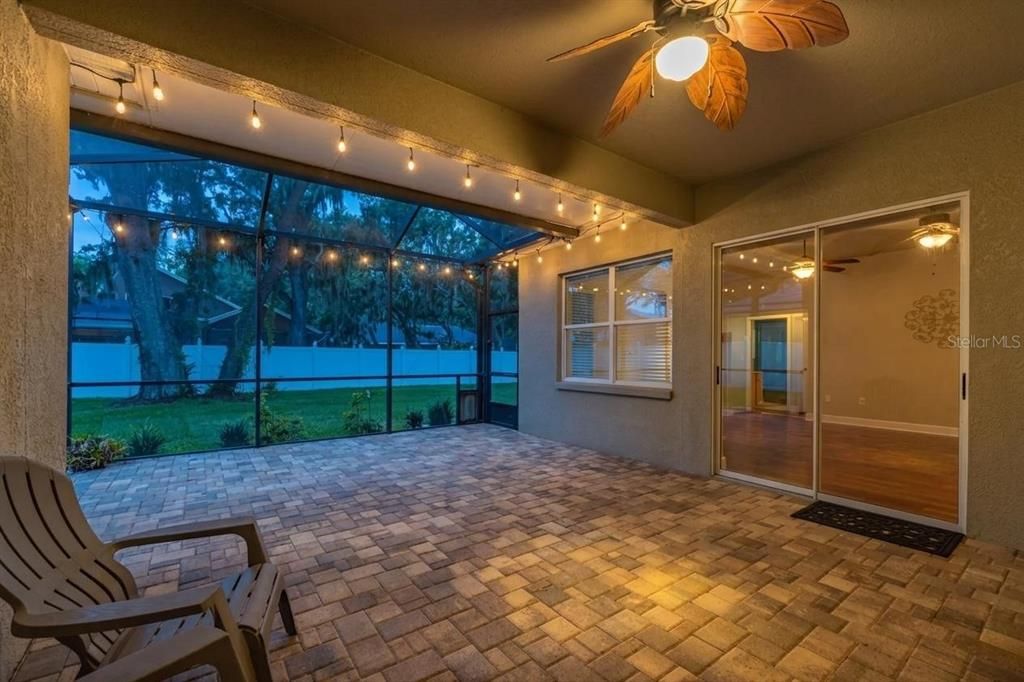 En Venta: $699,900 (5 camas, 4 baños, 2906 Pies cuadrados)