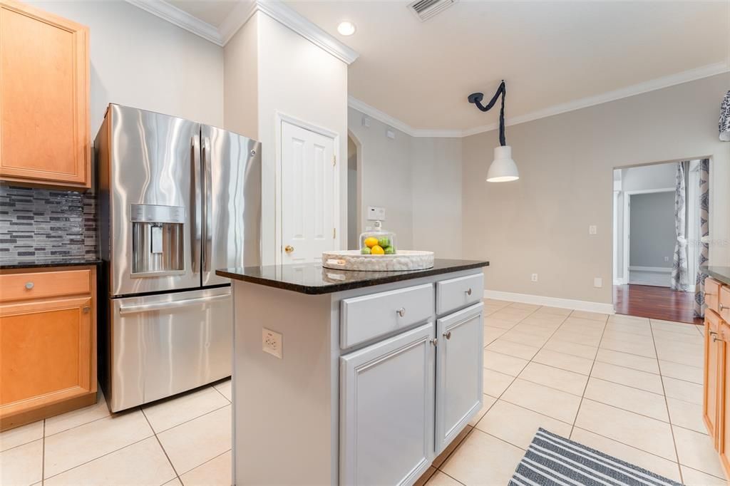 En Venta: $699,900 (5 camas, 4 baños, 2906 Pies cuadrados)