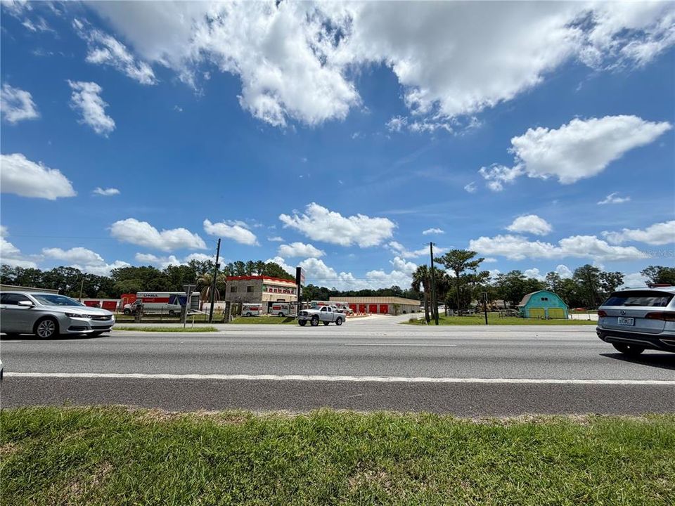 На продажу: $3,500,000 (23.26 acres)